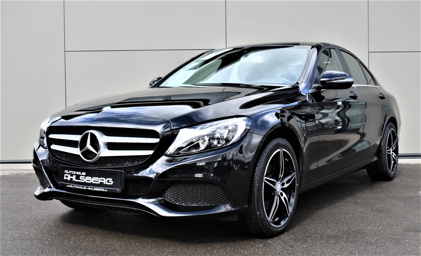 Mercedes-Benz C 220 d 9G-Tronic /NAVI/LED/SHZ/PDC/TEMPOMAT/STANDHEIZUNG