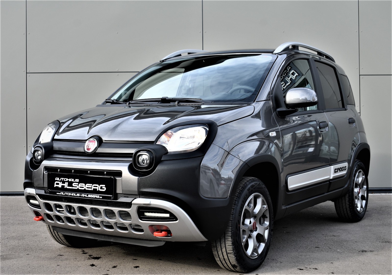 Fiat Panda Cross 4x4 DAB AHK Zuheiz. SHZ PDC Leder Led Bluetooh