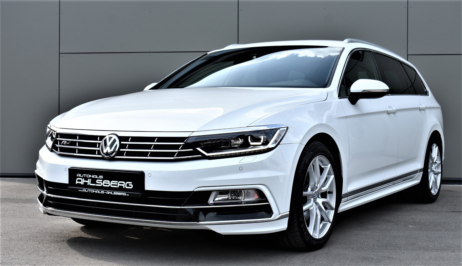 Volkswagen Passat Variant 1.4 TSI R-Line used buy in Pfullingen Price ...