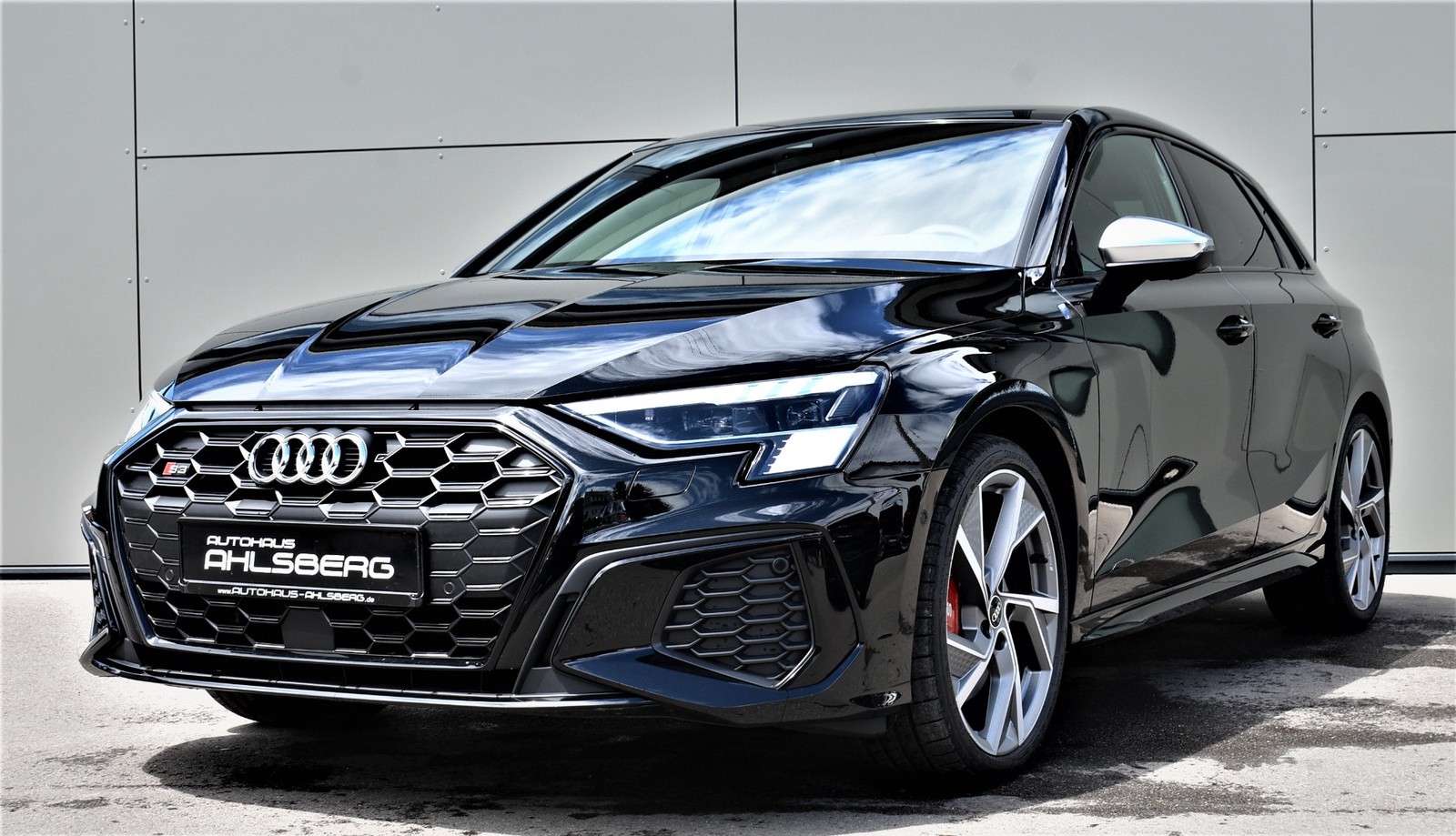 Audi S3 Sportback 2.0 TFSI quattro Matrix/BQ/Optikpaket-schwarz/Pano