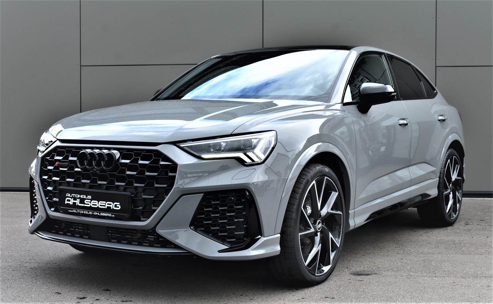Audi RSQ3 Sportback Sportabgas 21 Zoll NAVI/LEDER/MATIRX LED/PANO/ACC/SIDE/LANE