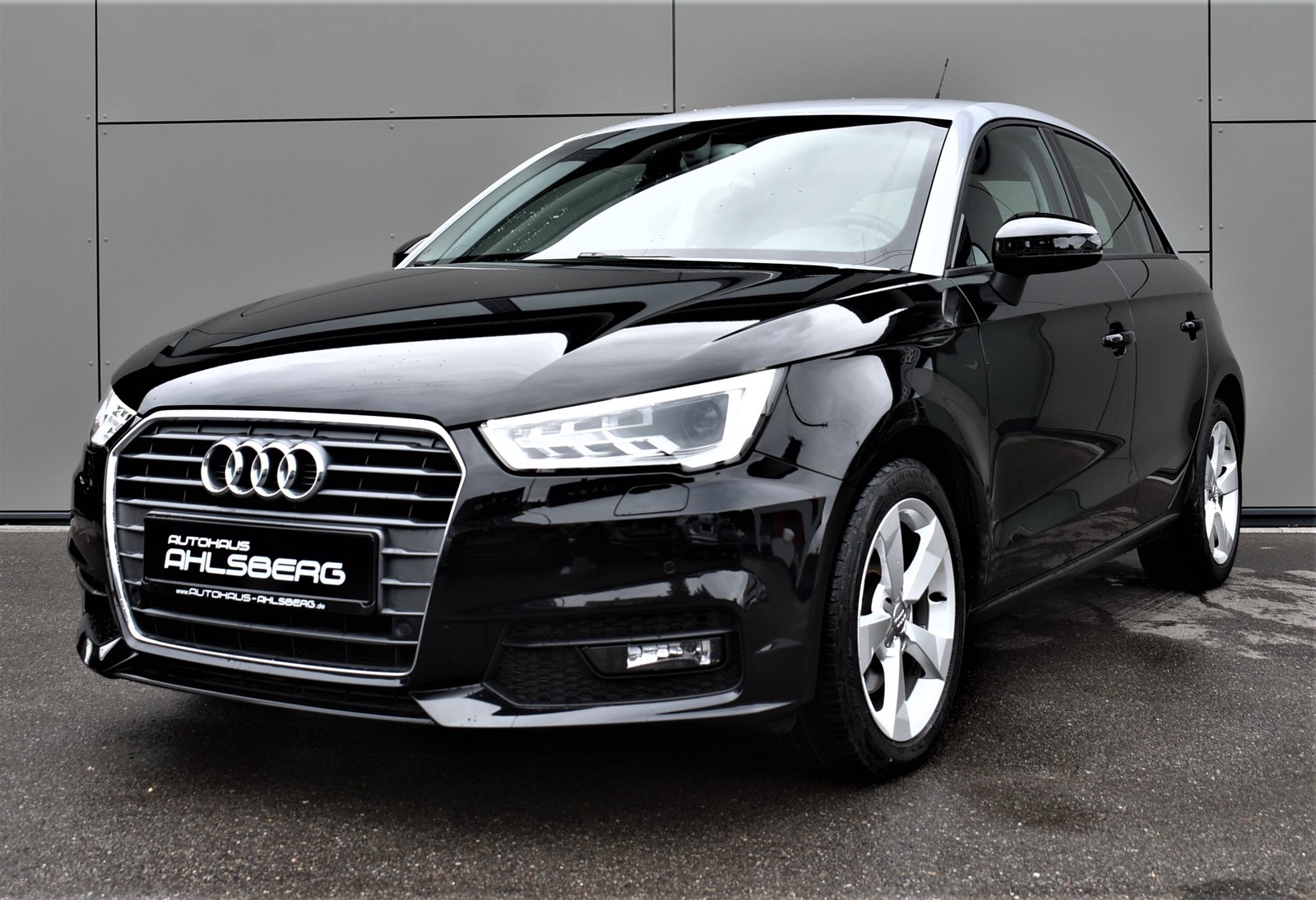 Audi A1 Sportback aus 1.Hand Sport/Bi.-Xenon/Leder/DSG/PDC/Klima/Audi Drive Select