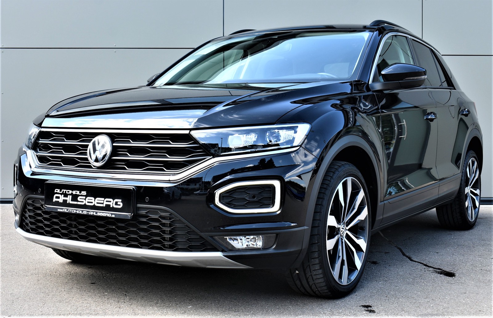Volkswagen T-Roc Style/AHK/Navi/ACC/Lane/LED/PDC ACC / AHK / LED