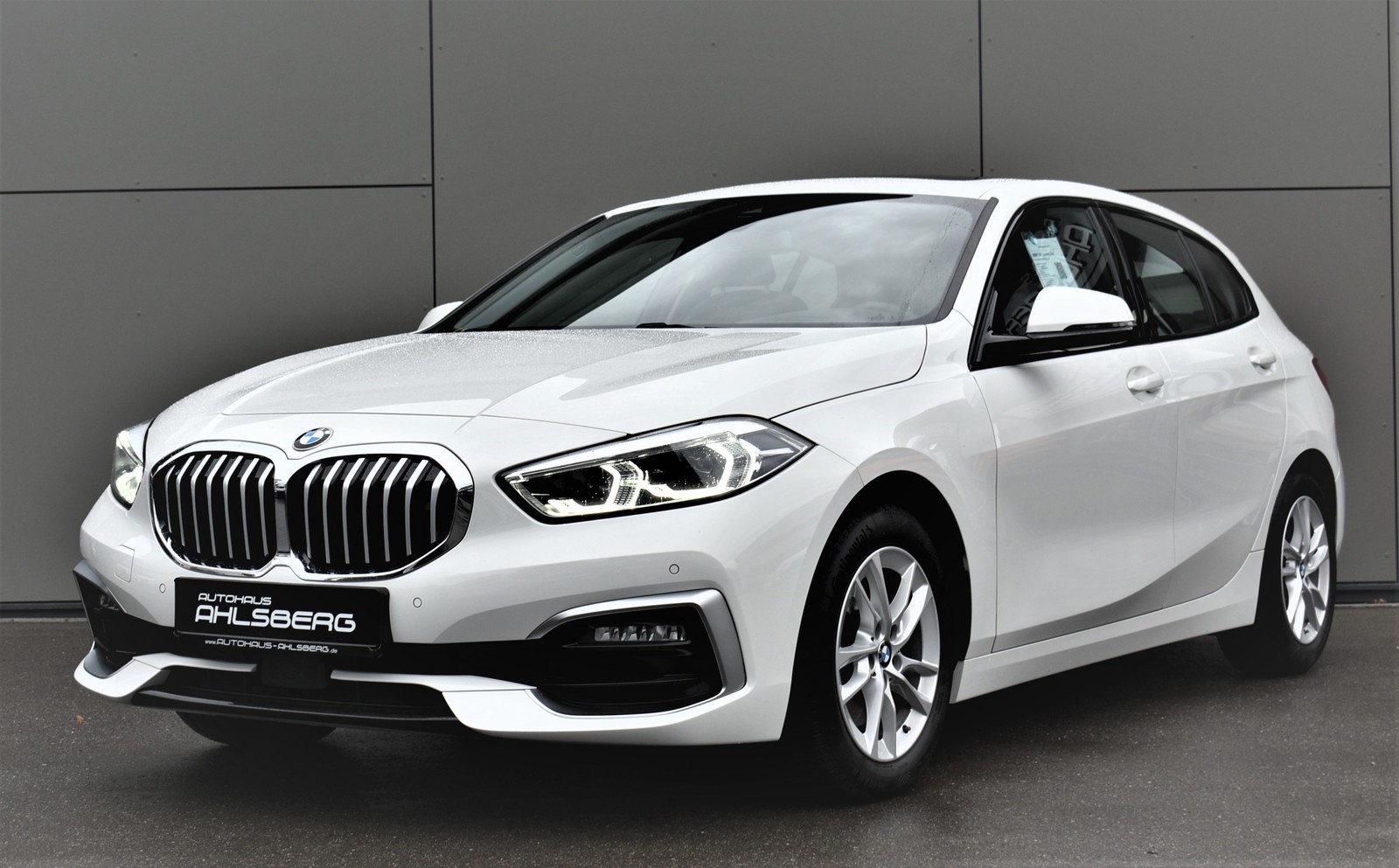 BMW 118 i Luxury Line Live Cockpit/Leder/Pano/Led/