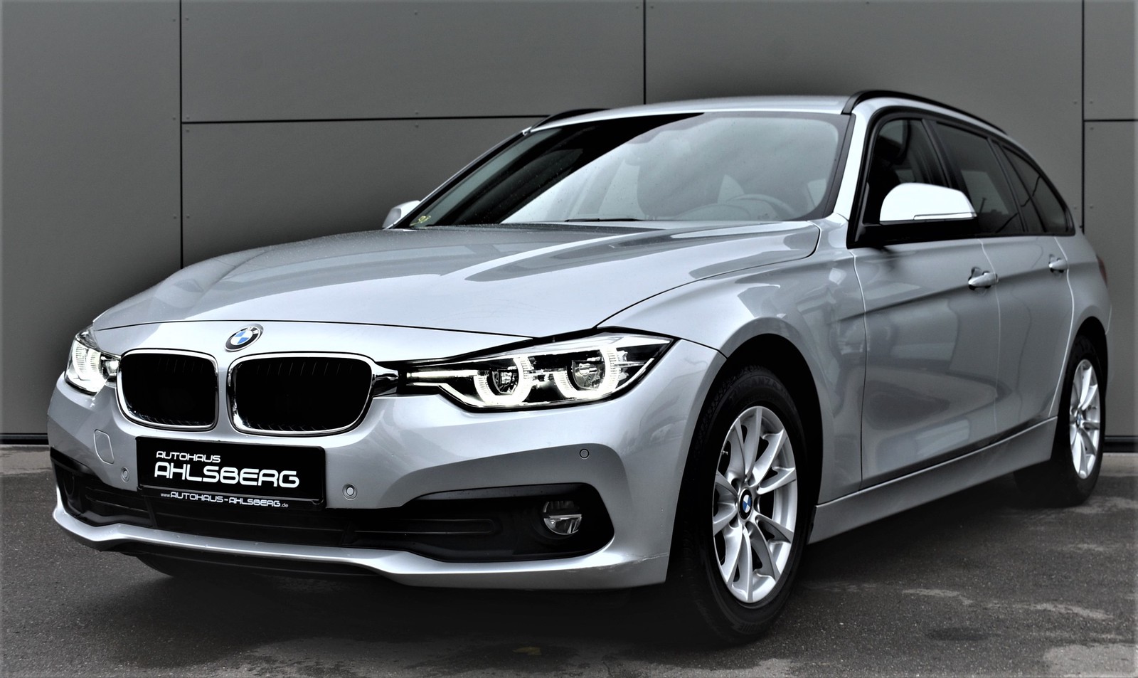 BMW 320 d Touring Steptronic Navi/LED/AHK/PDC/Bluetooth