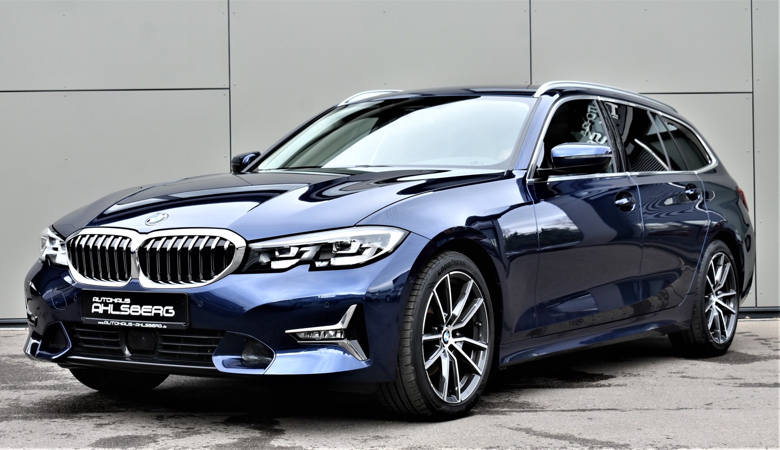BMW 320 d xDrive Luxury Line Standh./Pano./Leder/ACC/LED/AHK