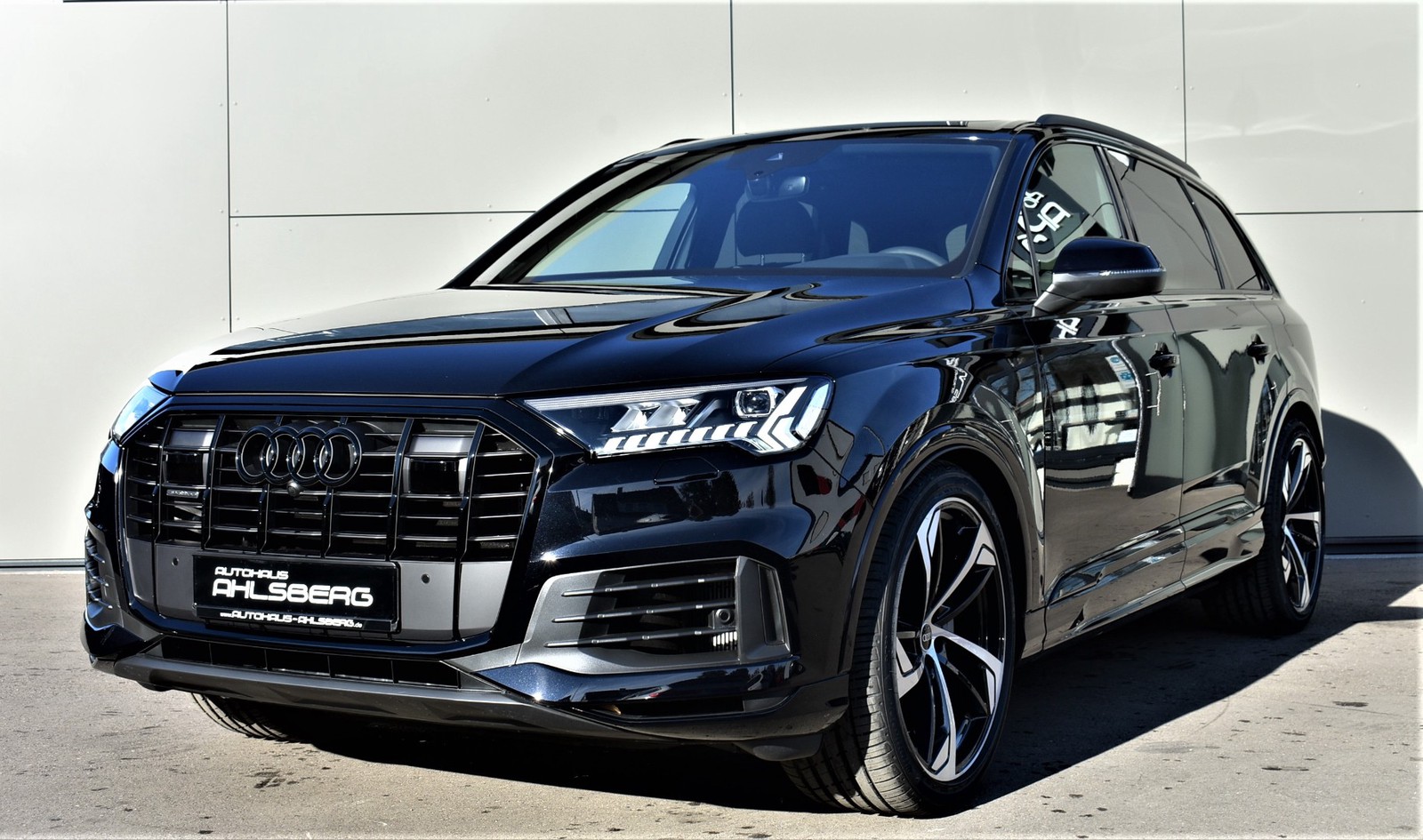 Audi Q7 3.0 TDI S-Line Plus Allradle.22 Zoll /NAVI/LEDER/LED/ACC/LANE/AHK/PANO/LUFT