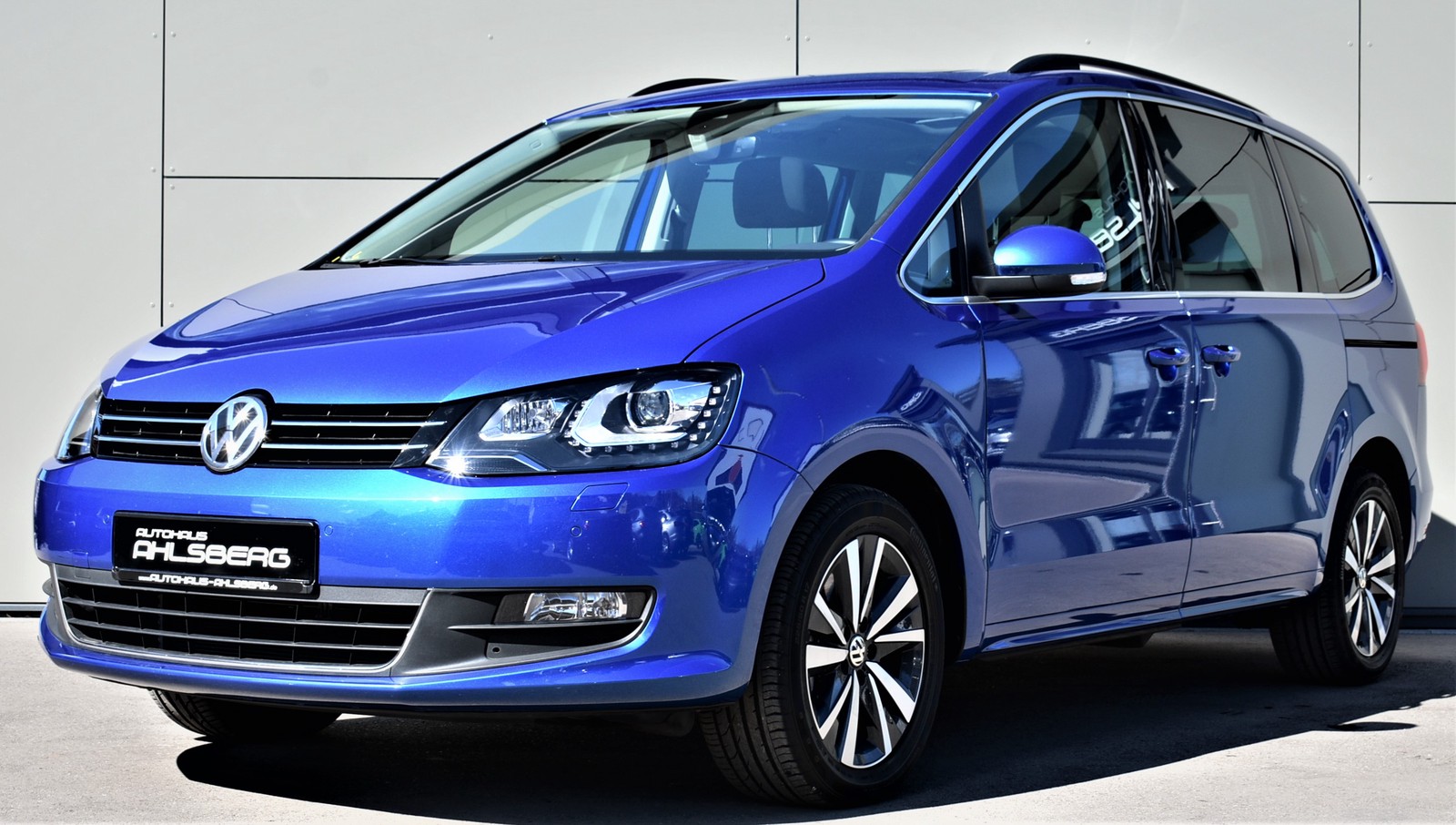 Volkswagen Sharan Com.7-Sitzer ACC/Pano./Bi.Xenon/AHK/R.Kamera