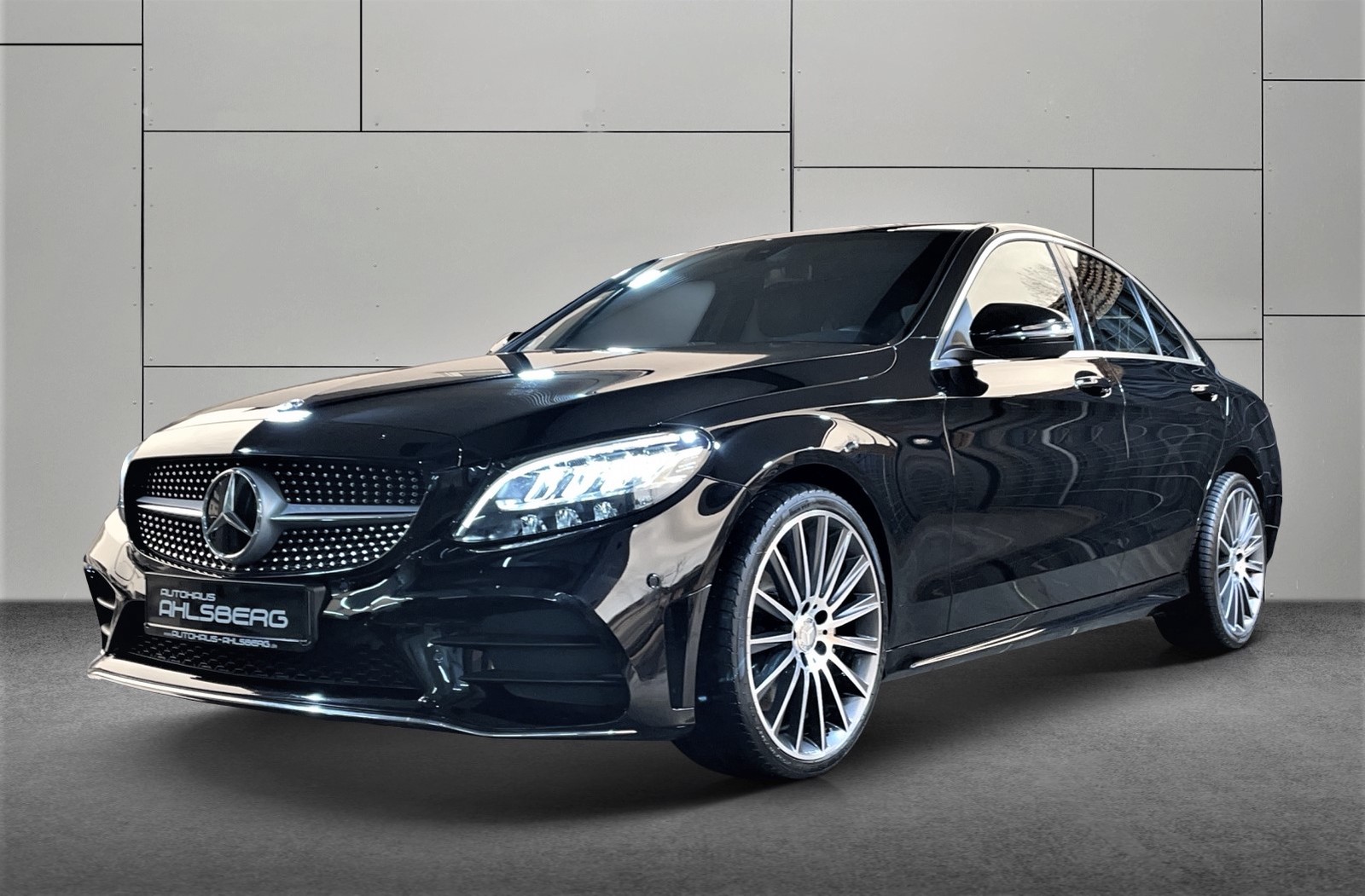 Mercedes-Benz C 300 9G-Tronic AMG/WideScreen ACC/Kamera/MB LED/Navi