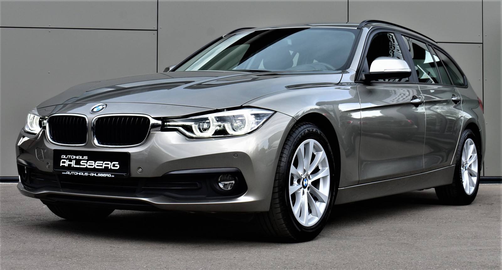 BMW 320d Touring Steptronic LED/NAVI/AHK/PDC