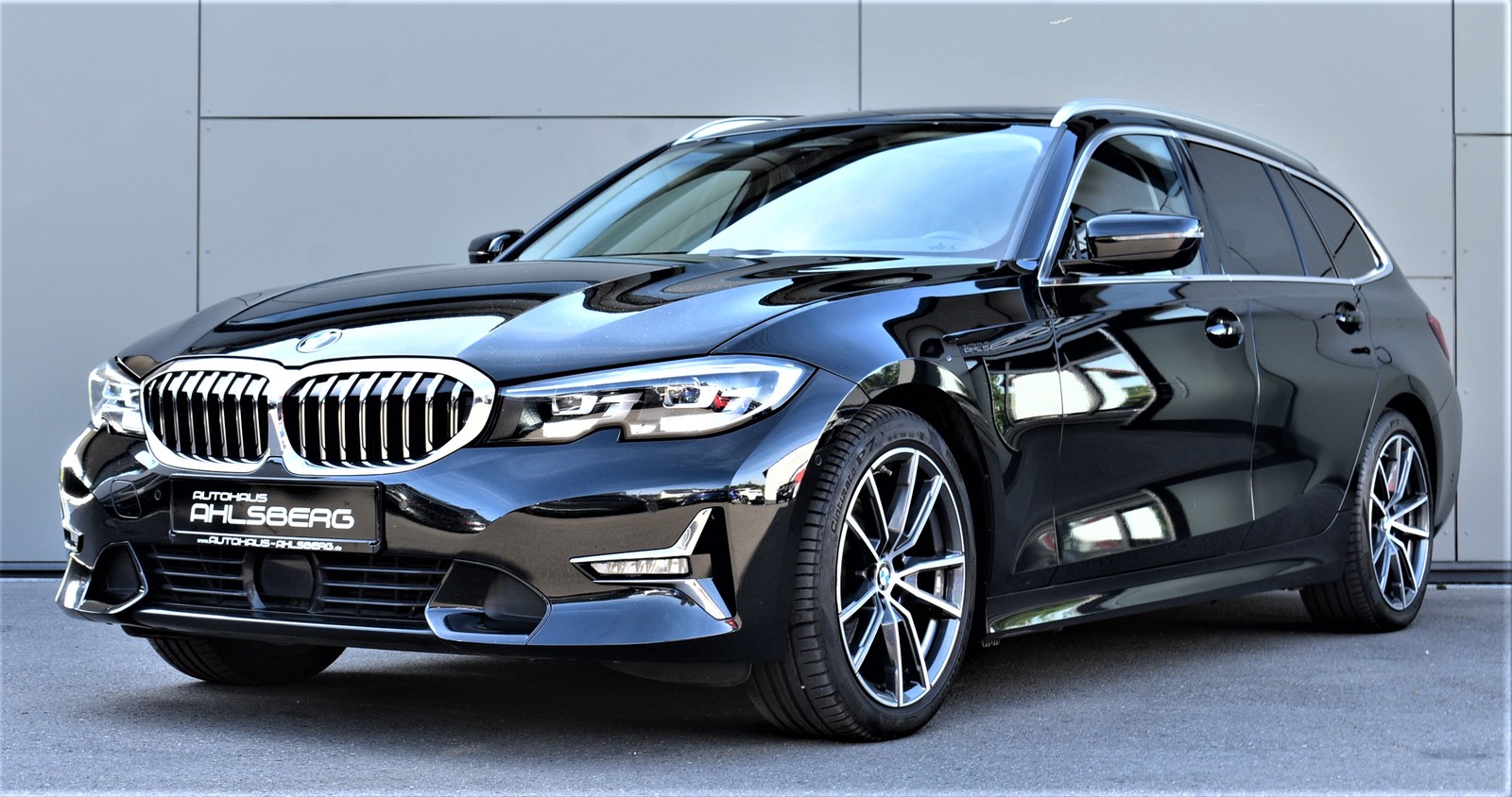 BMW 320 XD Luxury M.Hybrid Sth./Pano./ACC/Leder/Ahk