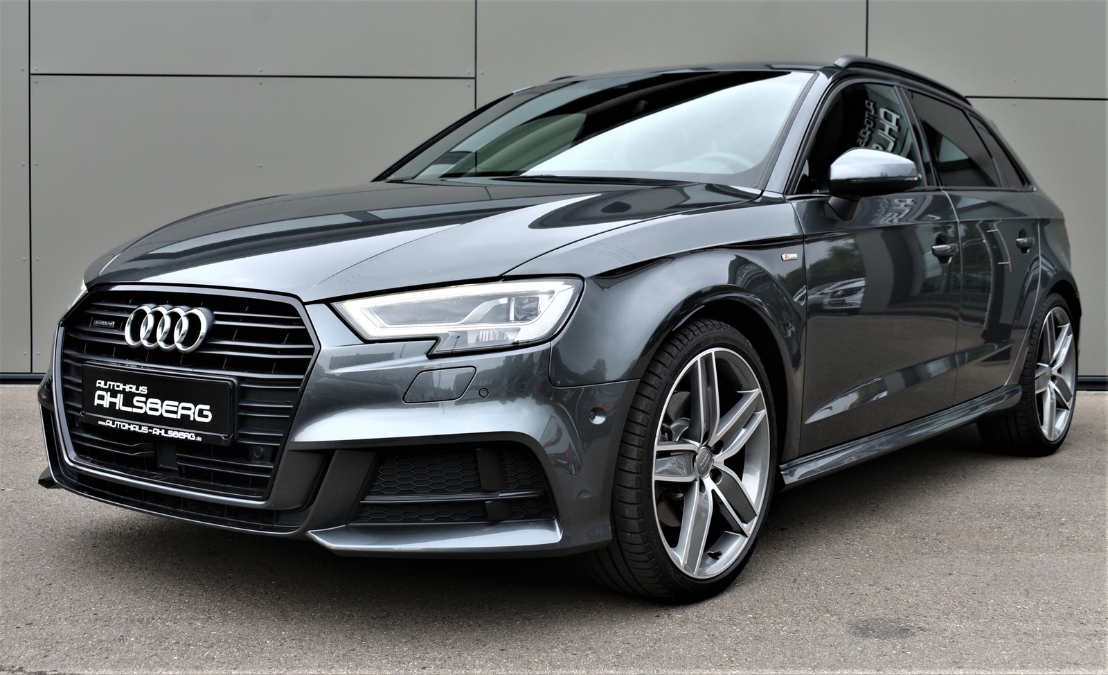 Audi A3 Sportback 40 TFSI quattro S Line/LED/ACC/B&O