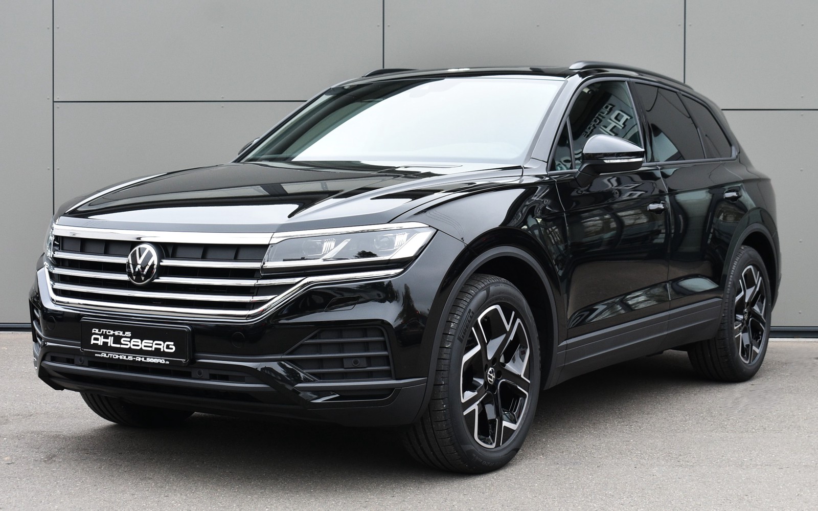 Volkswagen Touareg NEWMOD Unlim LUFTF/OFFOR/20ZOLL/STHZ/PA