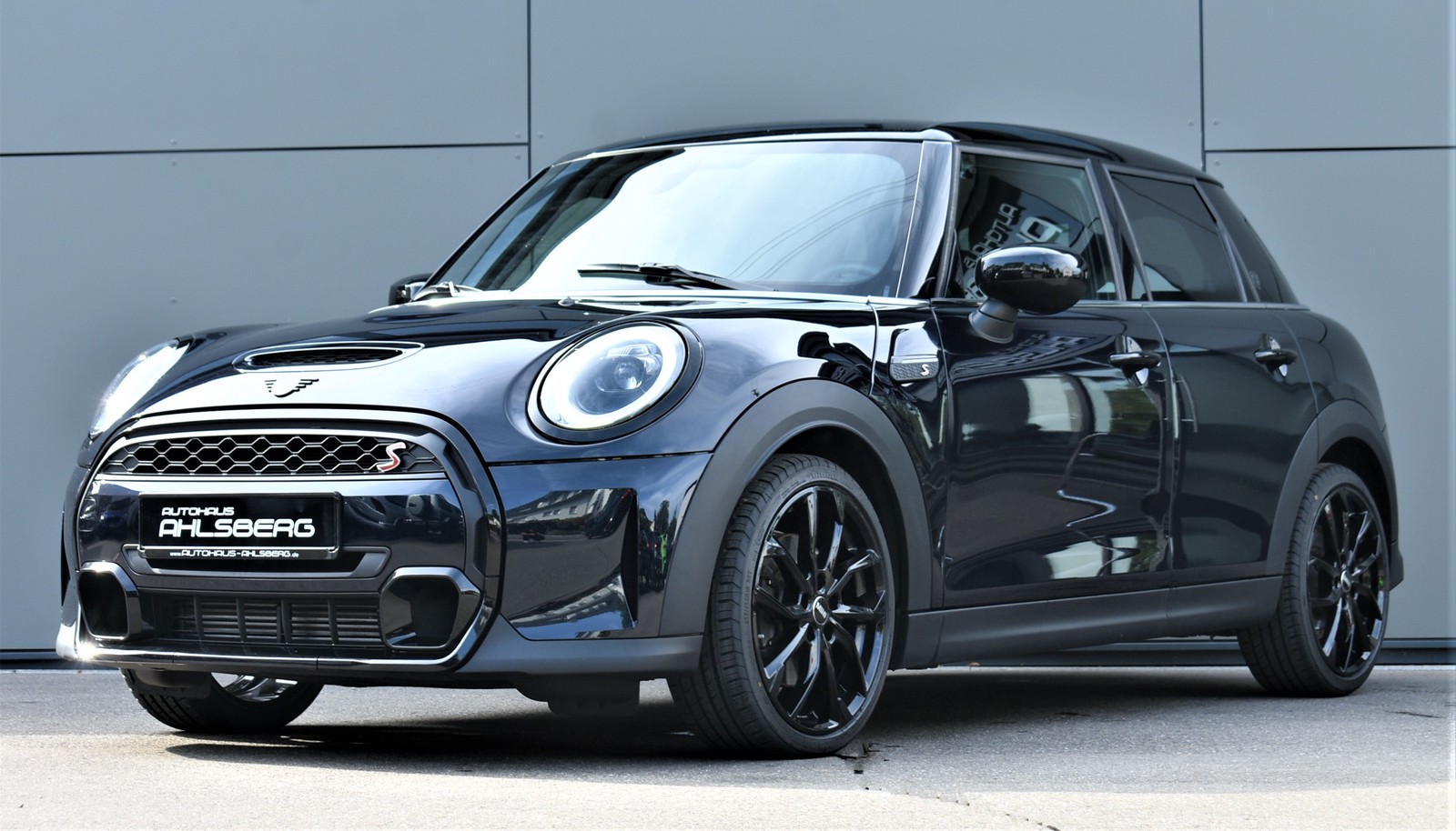MINI Cooper S Yours Trim LIVE/LED/KAMERA/LEDER/TEMPO.