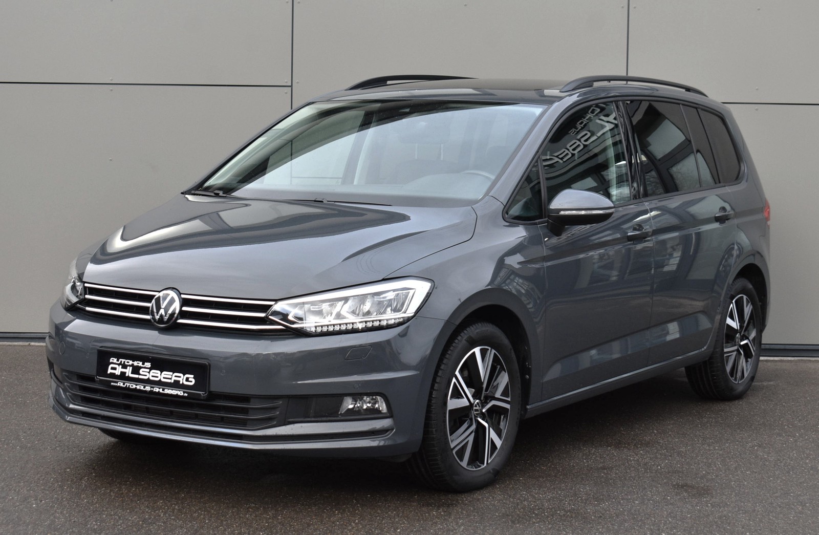 Volkswagen TOURAN COMFORT/ DIG.C/IQ.LIGHT/APP/7SITZ/ACC/RFK/AHK
