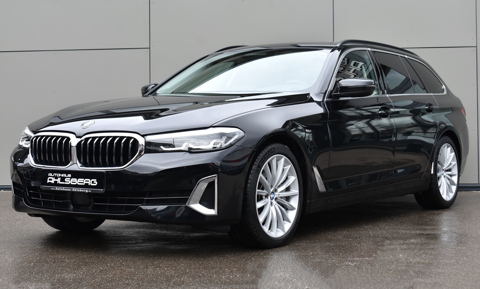 BMW 530XD Luxury Line LIVE/ACC/AHK/PANO/STHZ./LUFT