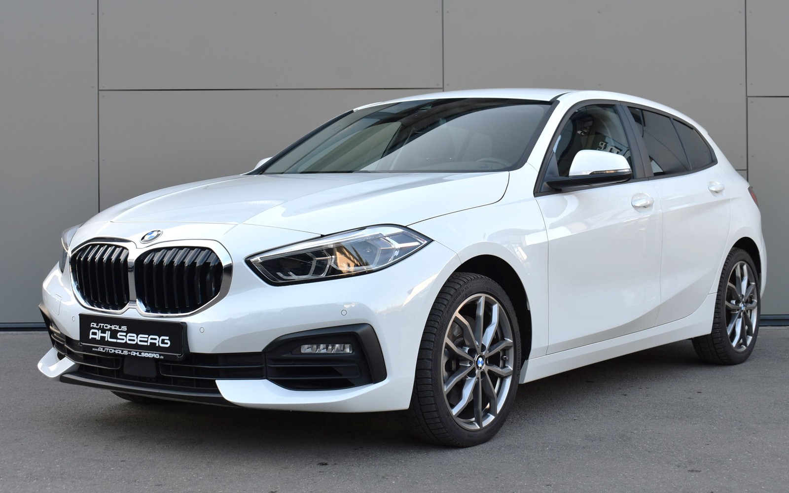 BMW 120 i STEPTRONIC/SHADOW/ LIVE/TEMPO./LED/PDC/NAVI/18"