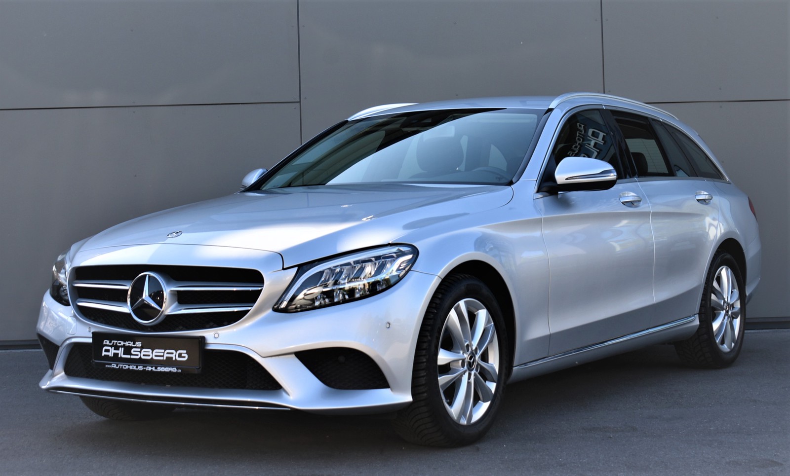 Mercedes-Benz C 220 d T 9G-TRONIC AHK/NAVI/LED/R.Kamera/LEDER