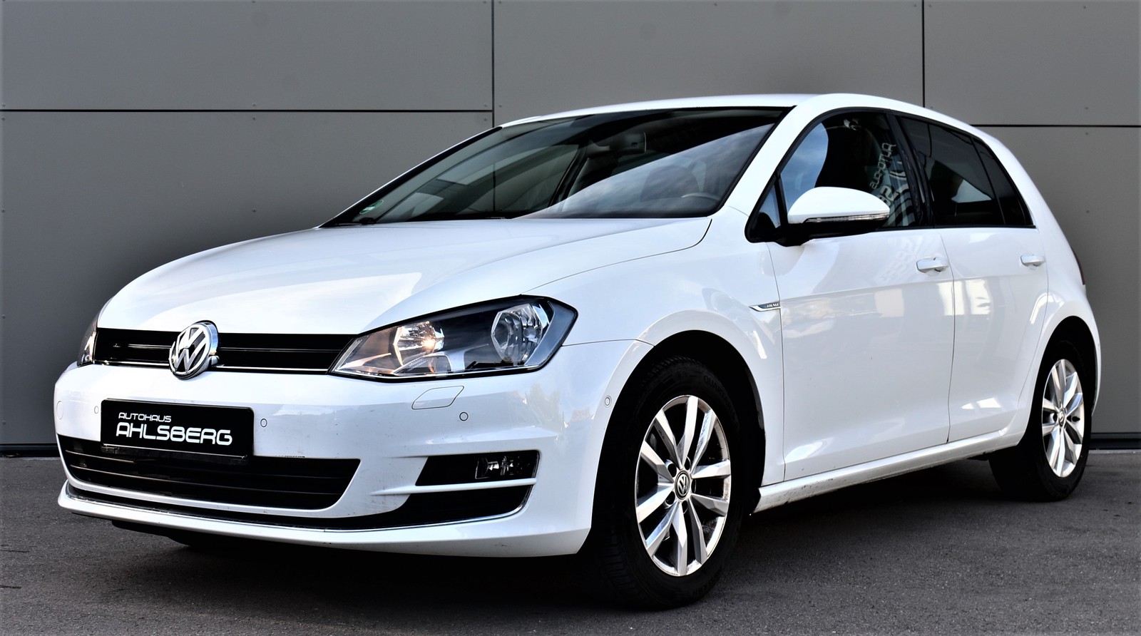 Volkswagen Golf VII Lounge BMT NAVI/AHK/PDC