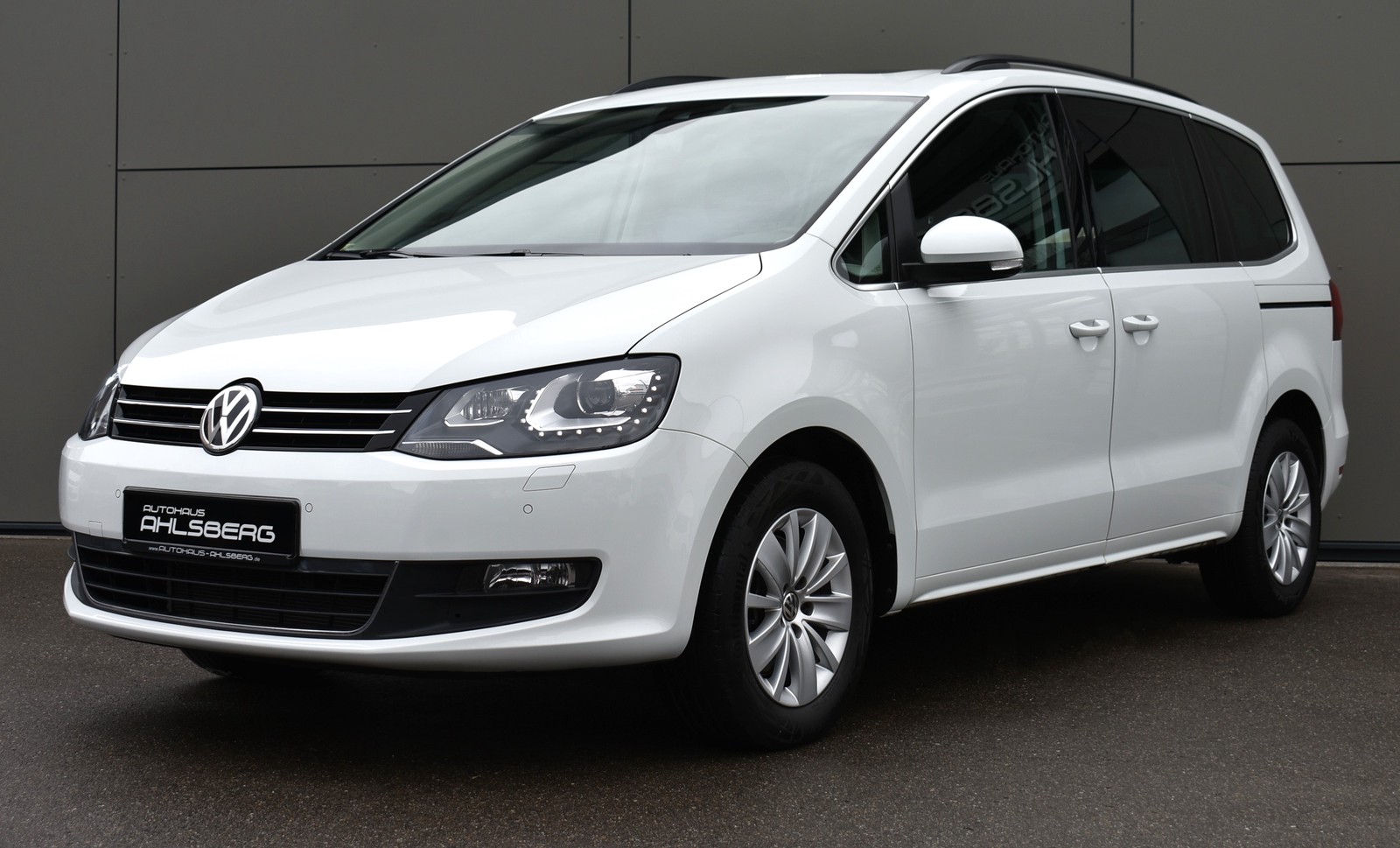 Volkswagen Sharan Comfort TSI 7-SI/BI-XENON/ACC/AHK/PANO/DAB