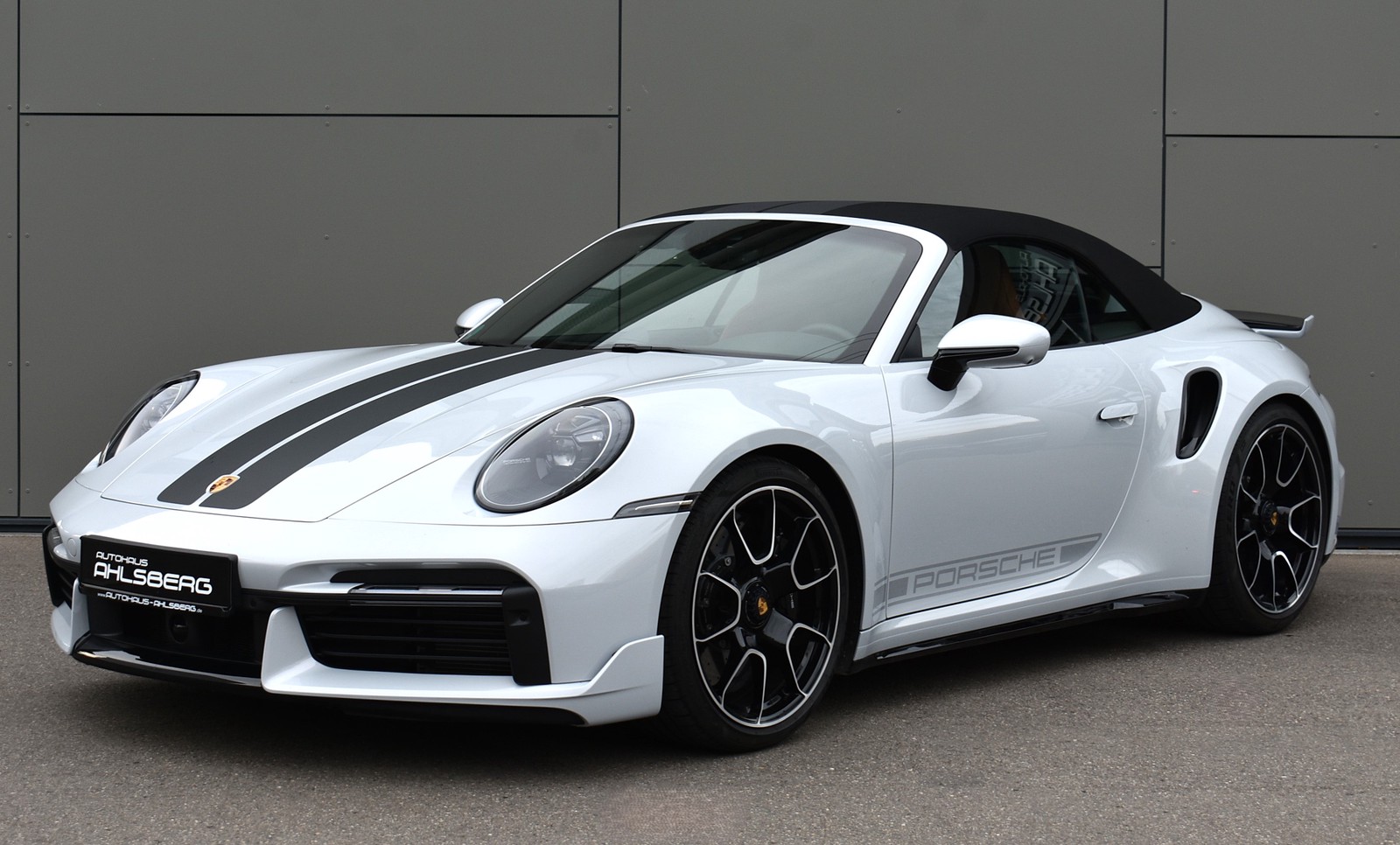 Porsche 911 Turbo S Cab. Aero-Kit/Heritage/Exclusive