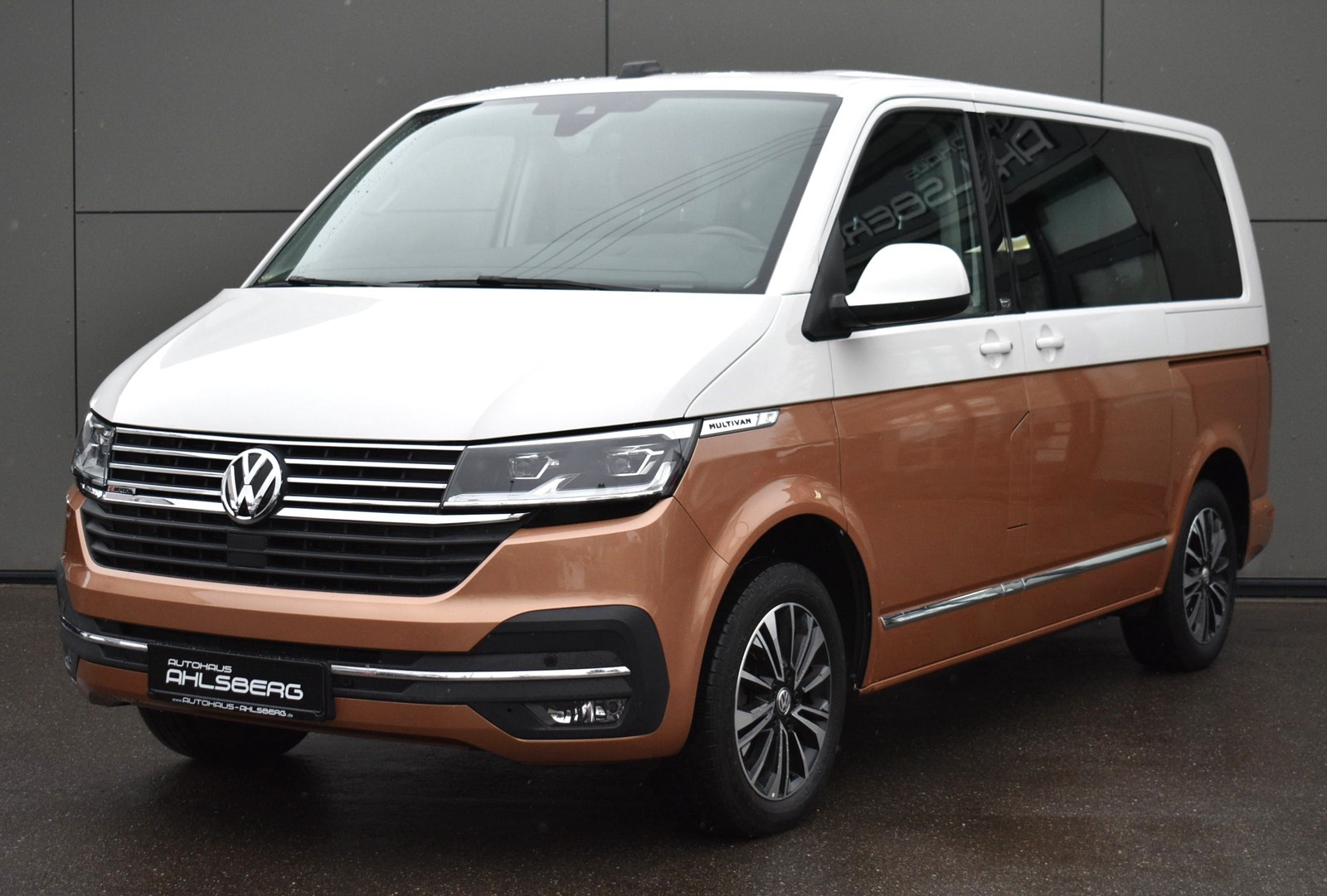 Volkswagen T6.1 MULTIVAN 4-M/ GENERATION SIX/ACC/STHZ/KAMERA