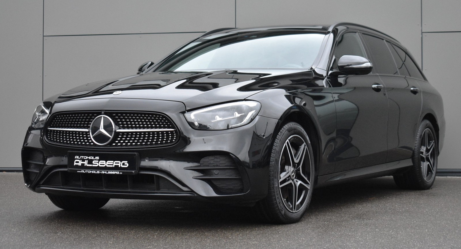 Mercedes-Benz E 300 de 4M/AMG/NIGHT/ WIDES./360°/PANO/MBUX/TEMPO.