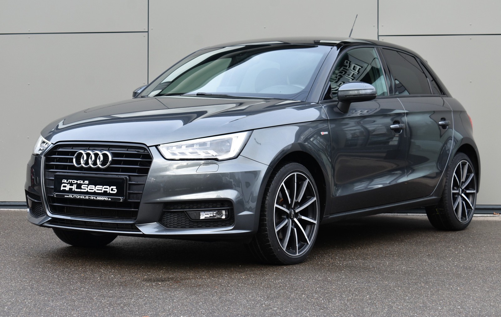 Audi A1 Sportback S-line TDI XENON/TEMPO./KEYLESS/SHZ/DAB