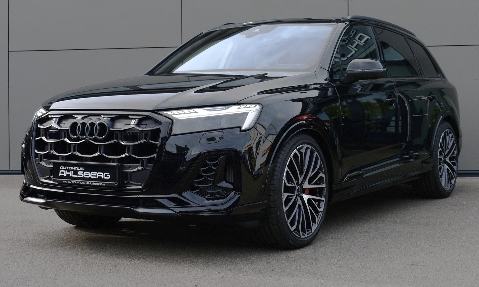 Audi SQ7 NEW MOD/LASER/HUD/22 ZOLL/MASSA/7-SIT./OLED