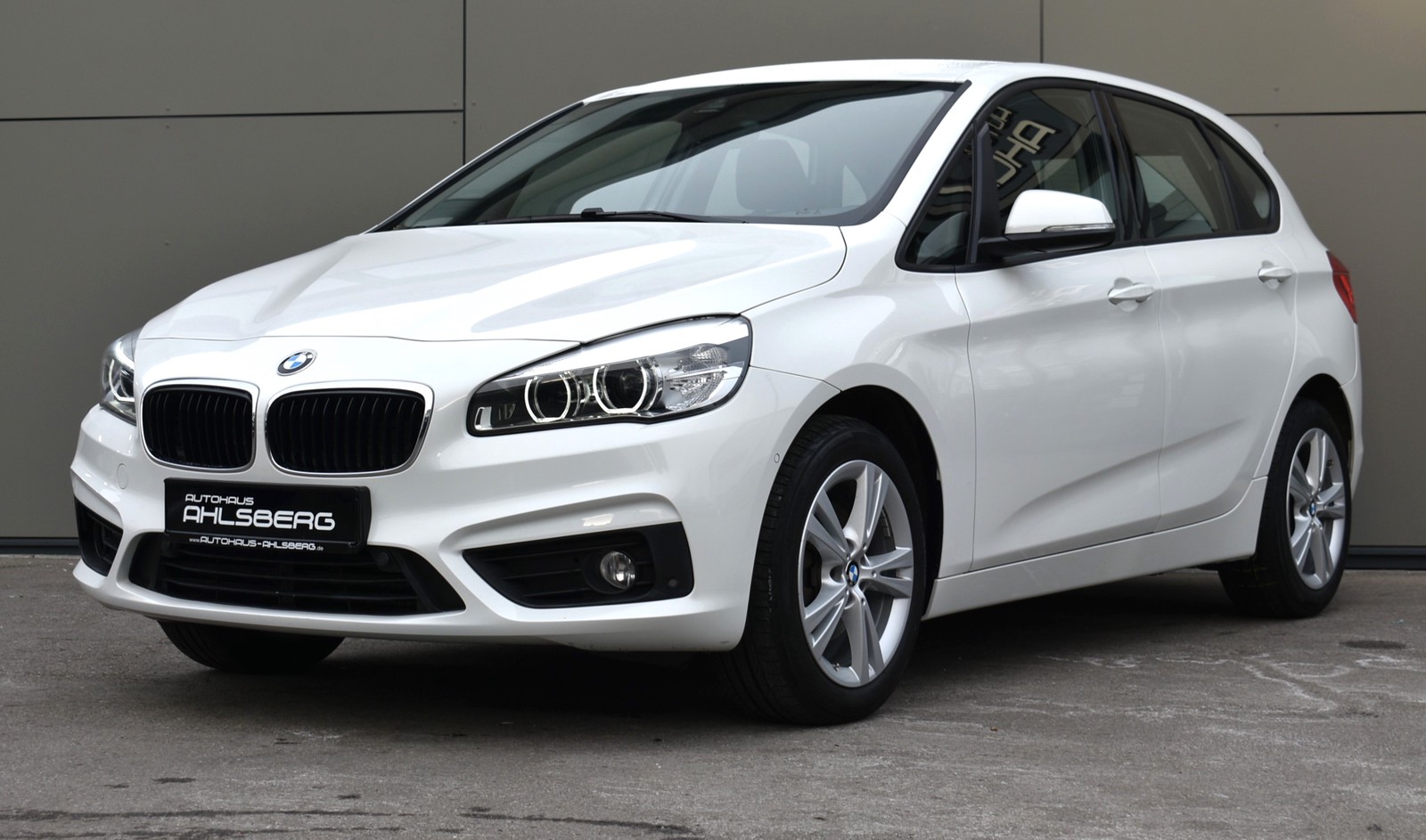 BMW 218i Active Tourer LED/TEMPO./AHK/BT/NAVI/PDC