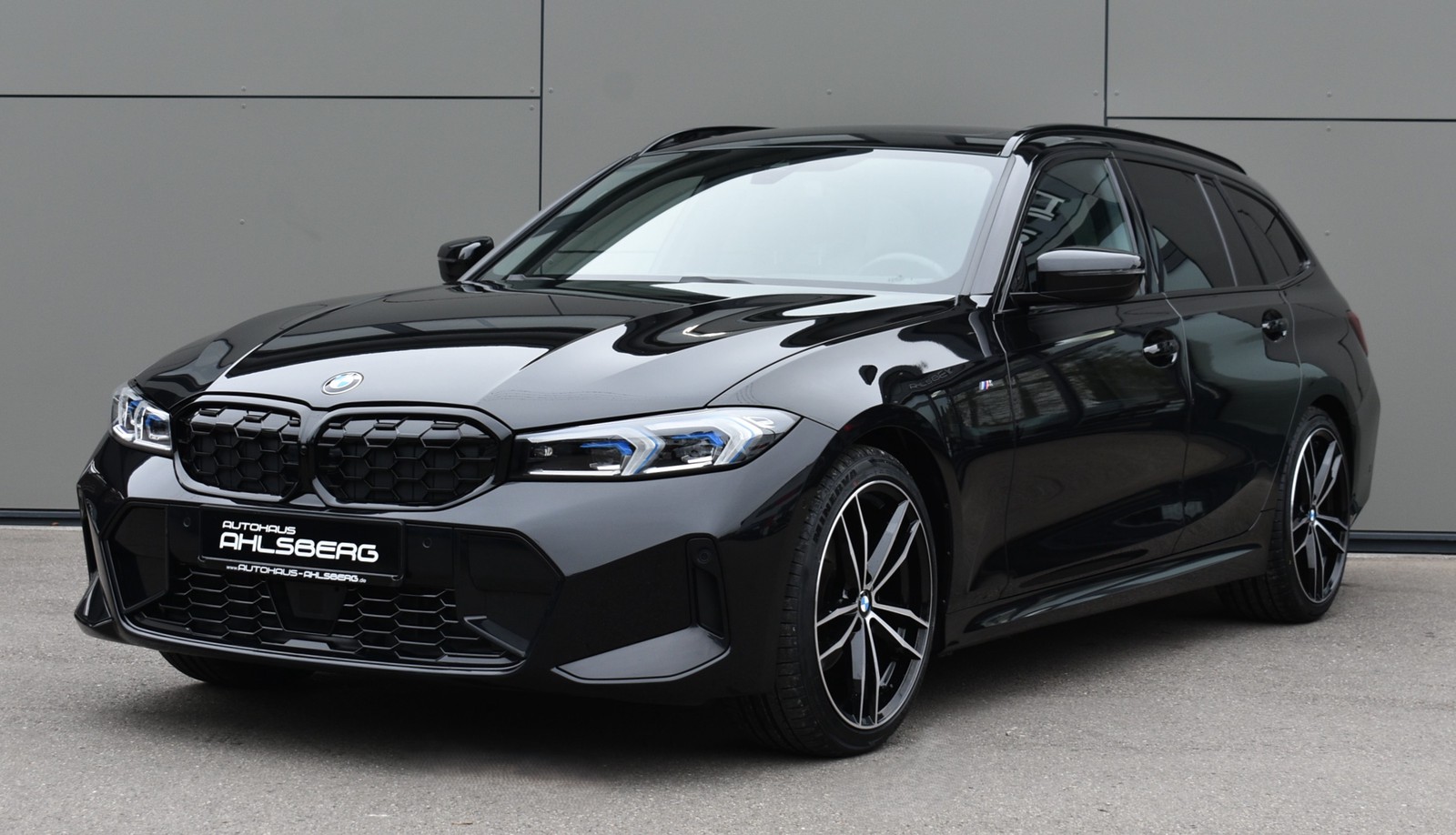 BMW 320 i M SPORT/SHADOW/LCI/ WIDES./360°/PANO/ACC/HUD/AHK