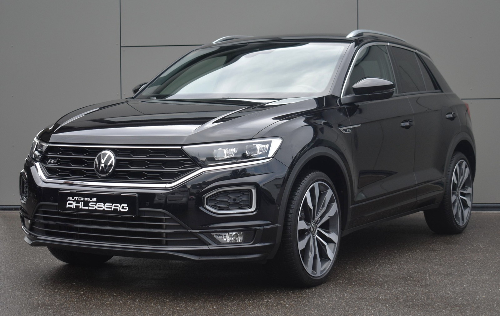 Volkswagen T-Roc R-LINE/ VIRTUEL/ACC/RFK/DAB/CAR-PLAY/AHK