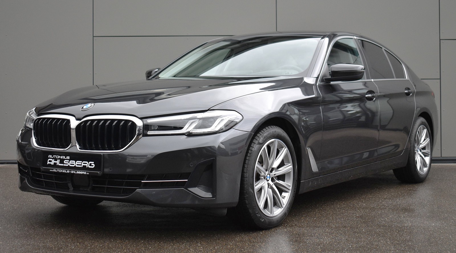 BMW 520 D STEPTRONIC/ LIVE/ACC/STAND./KAMERA/LEDER/HUD/1.HAND