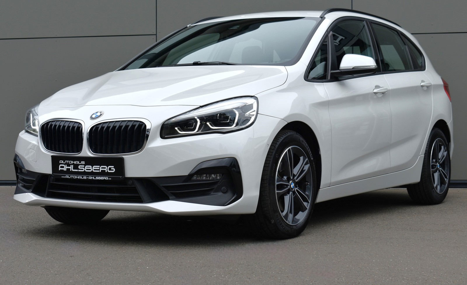 BMW 220 d AT LIVE/LED/AHK/TEMPO./KEYLESS/HIFI