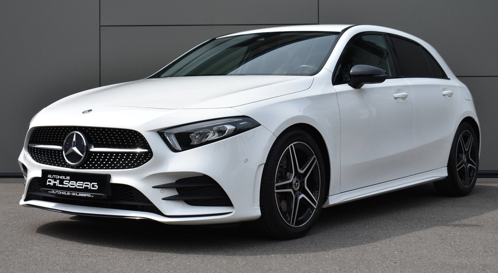 Mercedes-Benz A 220 AMG/NIGHT/ WIDES./MBUX/TEMPO./BURMESTER/KAMERA