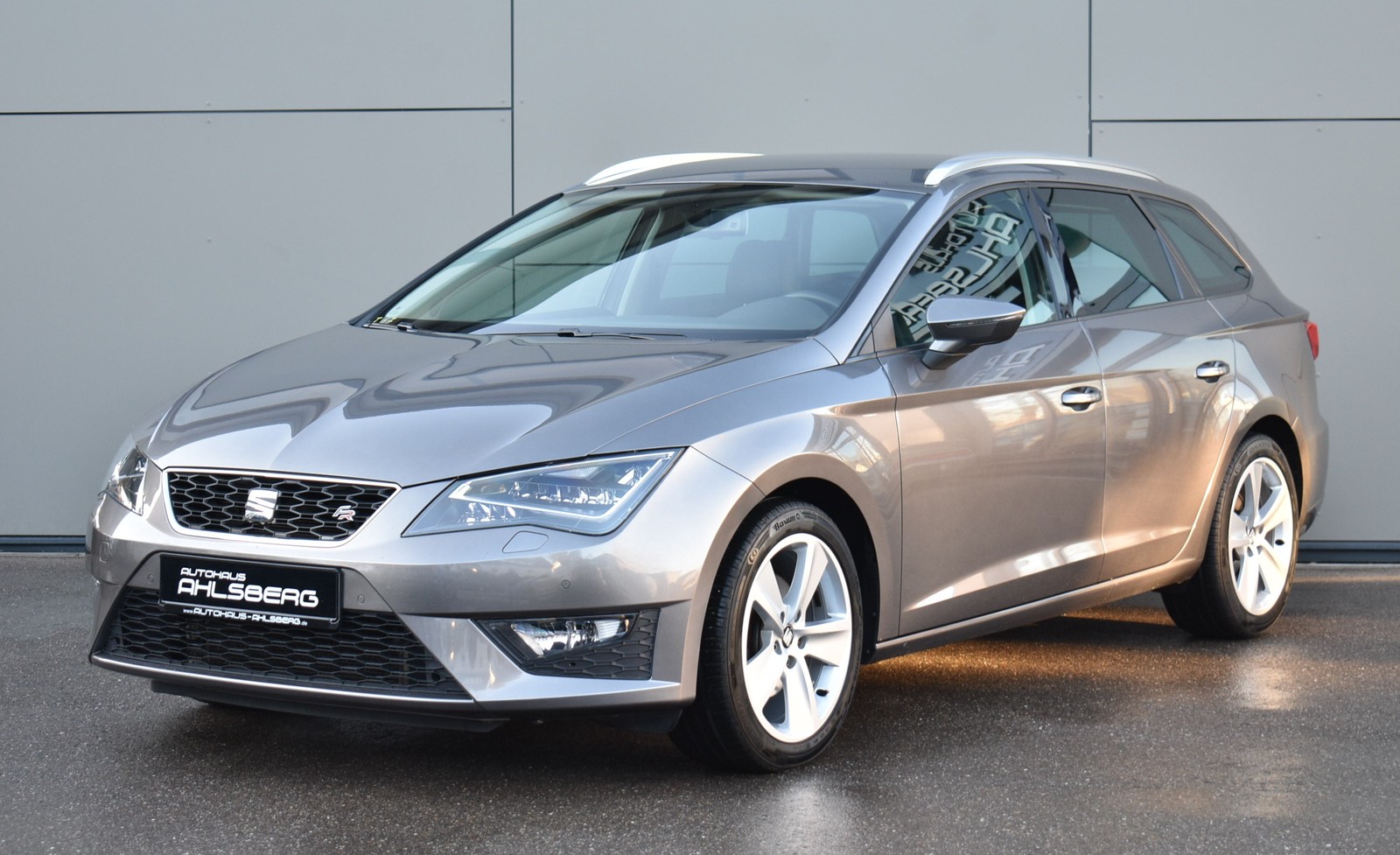 Seat Leon ST 2.0TDI FR LED/TEMPOMAT/DAB/SHZ/AHK