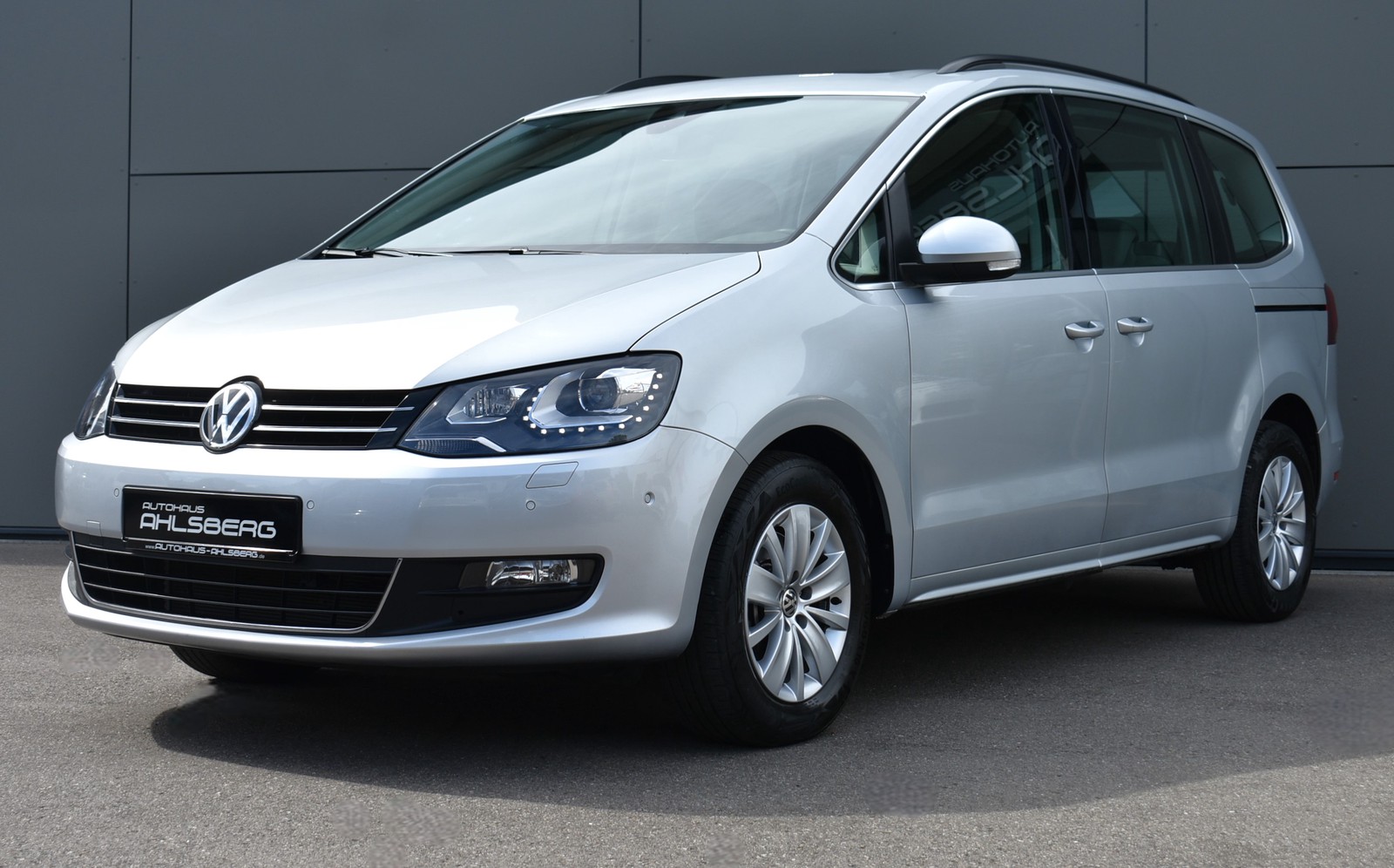 Volkswagen Sharan Comfort TSI 7-SI./BI-XENON/ACC/AHK/PANO/DAB