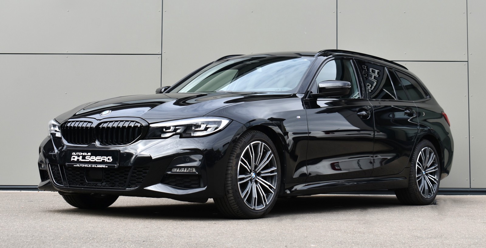 BMW 320 D xDrive M SPORT SHADOW LIVE/ACC/AHK/KAMERA/HIFI