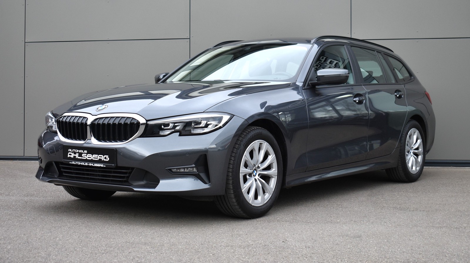 BMW 320 d Touring Steptronic LIVE/AHK/LED/TEMPO./NAVI