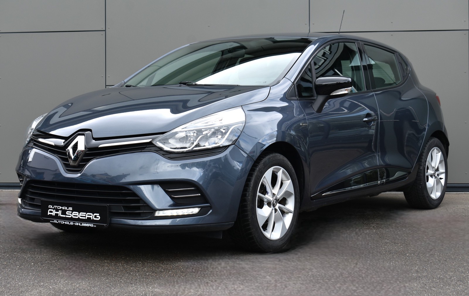 Renault Clio IV LIMITED LED/NAVI/DAB/PDC/SHZ/BT/MFL/TEMPO.