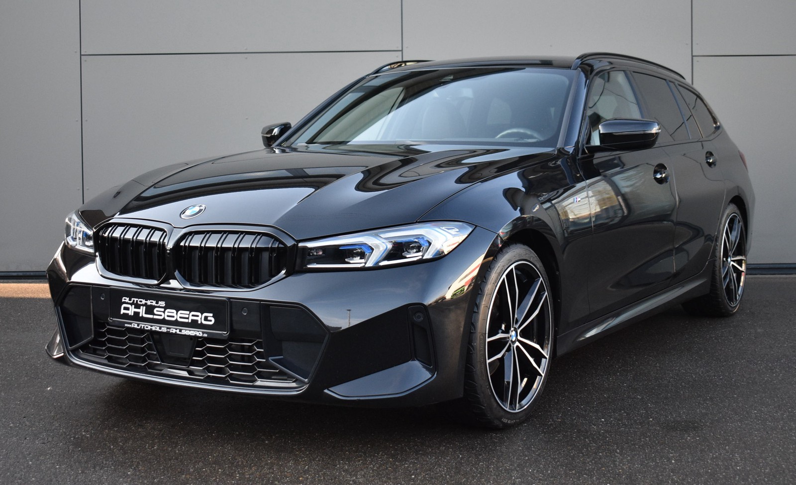 BMW 320 i M SPORT/SHADOW/ WIDES./ACC/AHK/HUD/MEMORY/CAR-PLAY