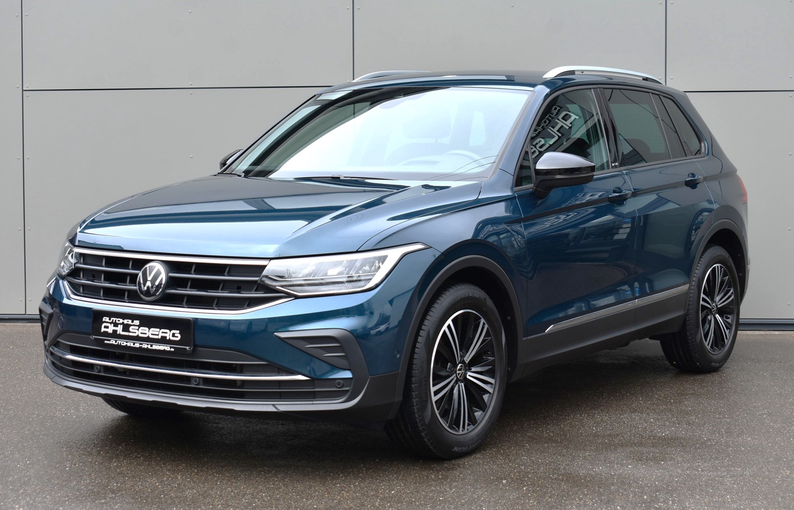 Volkswagen TIGUAN ACTIVE/ STAND./ACC/HUD/AHK/LED/CAM./CAR-PLAY