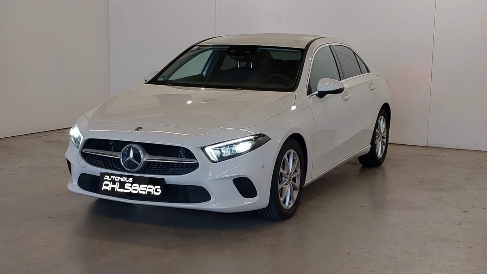Mercedes-Benz A 180 WIDES./360°/TEMPO./NAVI/DAB/1.HAND/SHZ