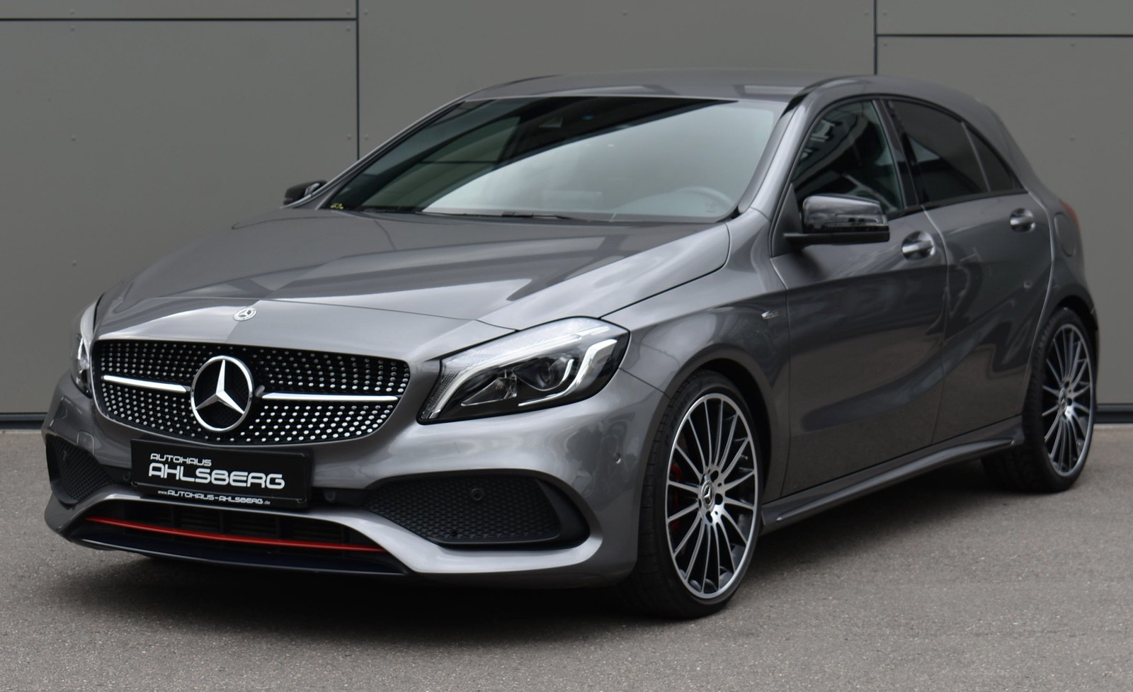 Mercedes-Benz A 250 SPORT EDITION AMG/NIGHT/19"/LED/NAVI/SHZ