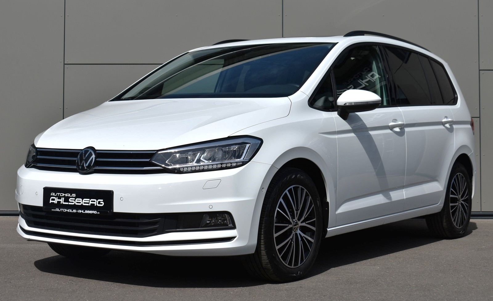 Volkswagen Touran COMFORT./ DIG.C/ACC/PANO/7SITZ./AHK/APP/LED