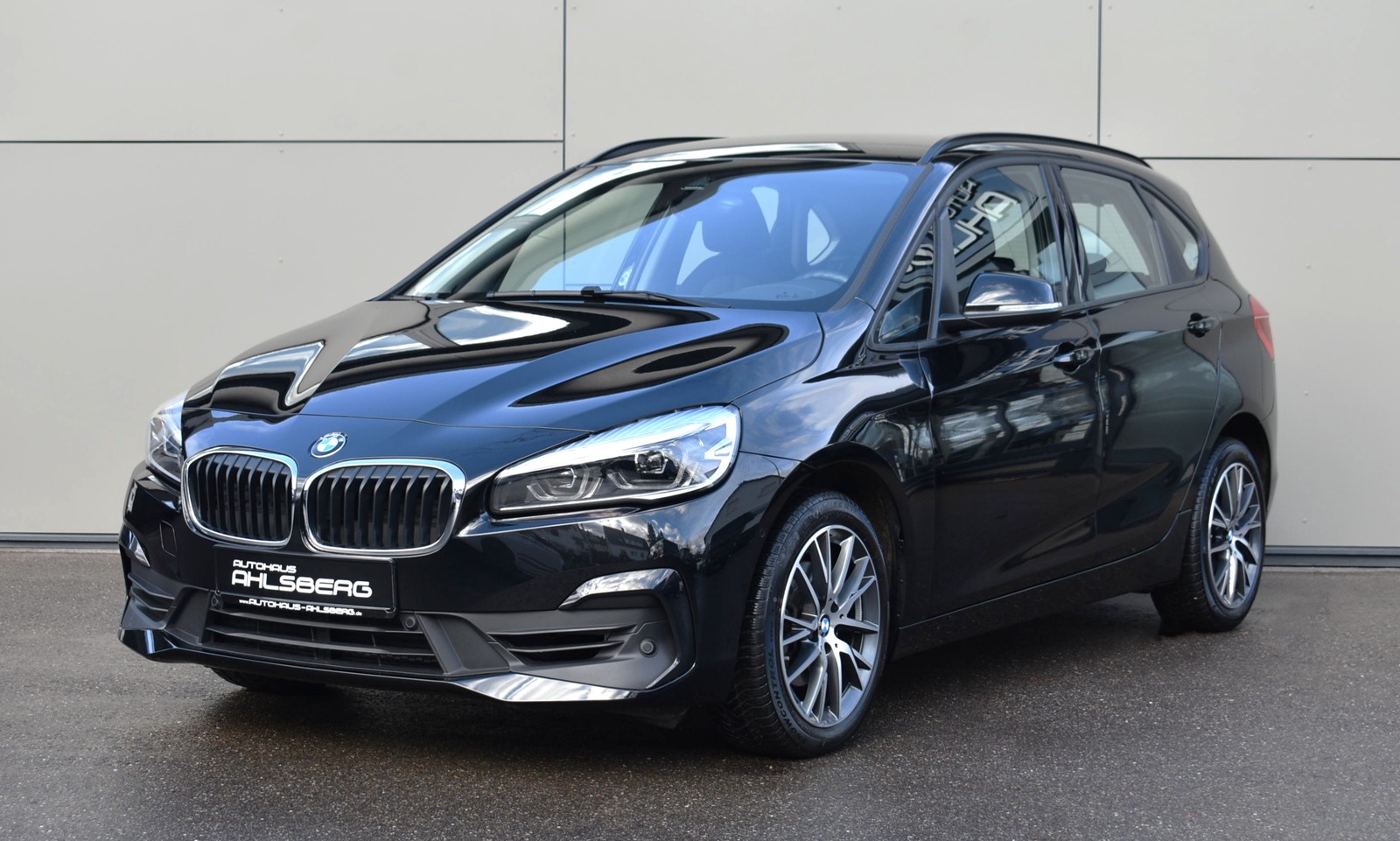 BMW 218i ACTIVE TOURER/ LIVE/NAVI/KAMERA/TEMPO./SHZ/LED