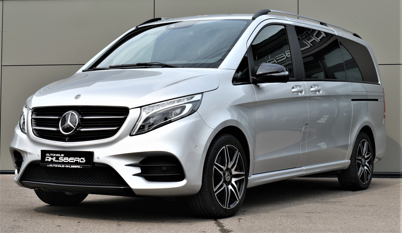 Mercedes-Benz V250d AMG 4 Matic 360°/ACC/STHZ/AHK/Burmester/Night