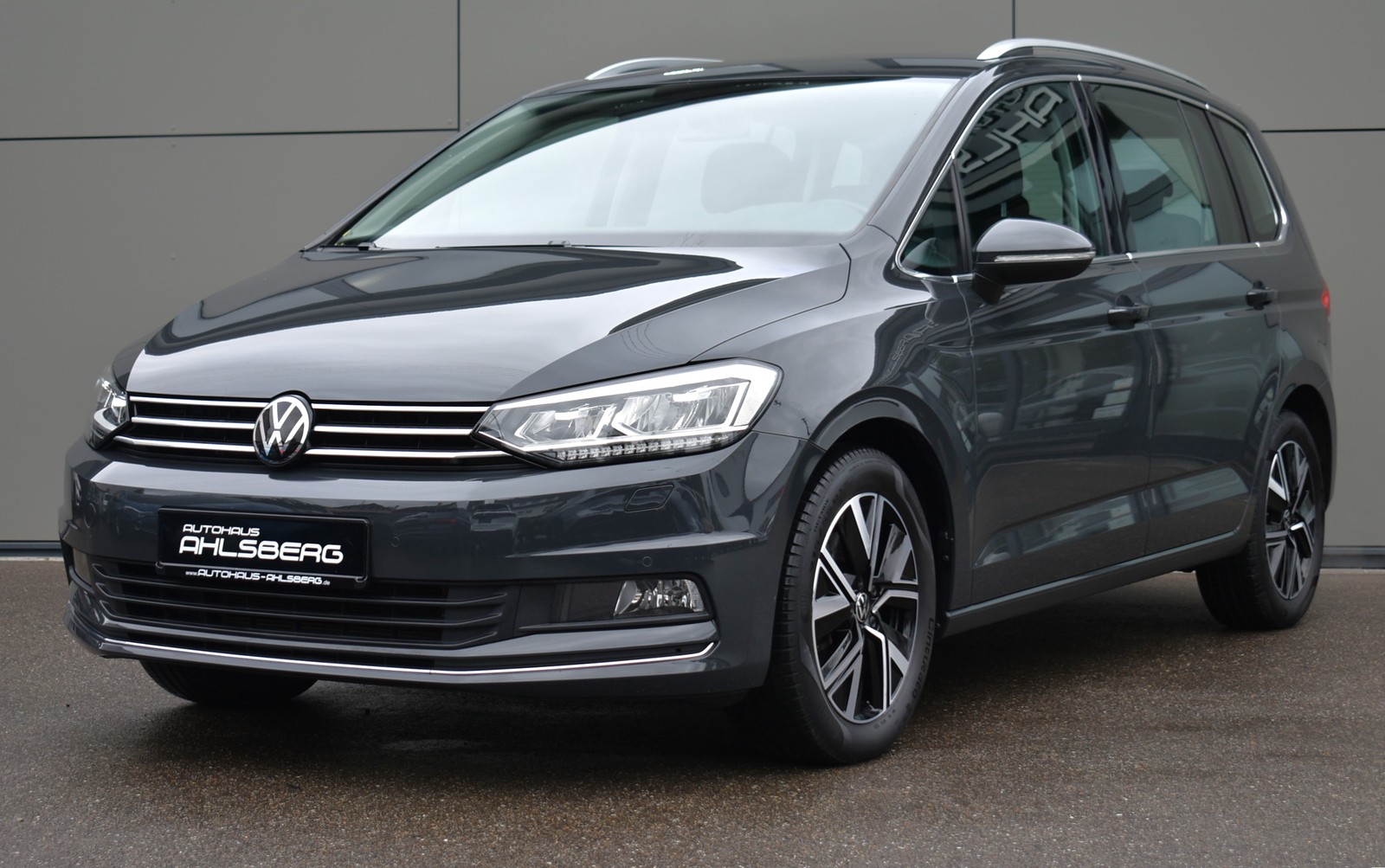 Volkswagen Touran Highline TSI LED/ACC/AHK/MASSAGE/14-WEGE