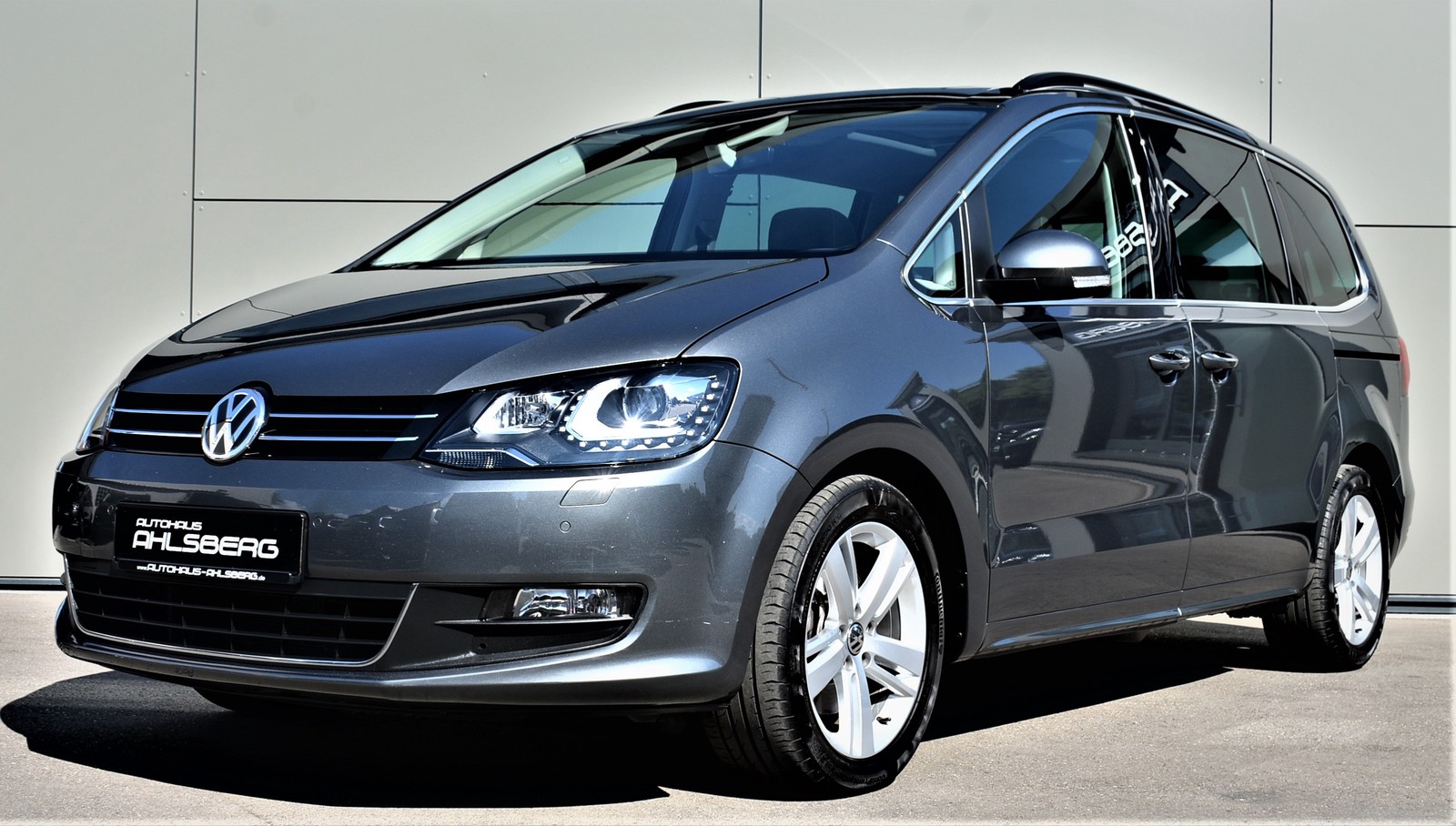 Volkswagen Sharan Comfort 7-SI./BI-XENON/ACC/AHK/LANE/SIDE/DAB