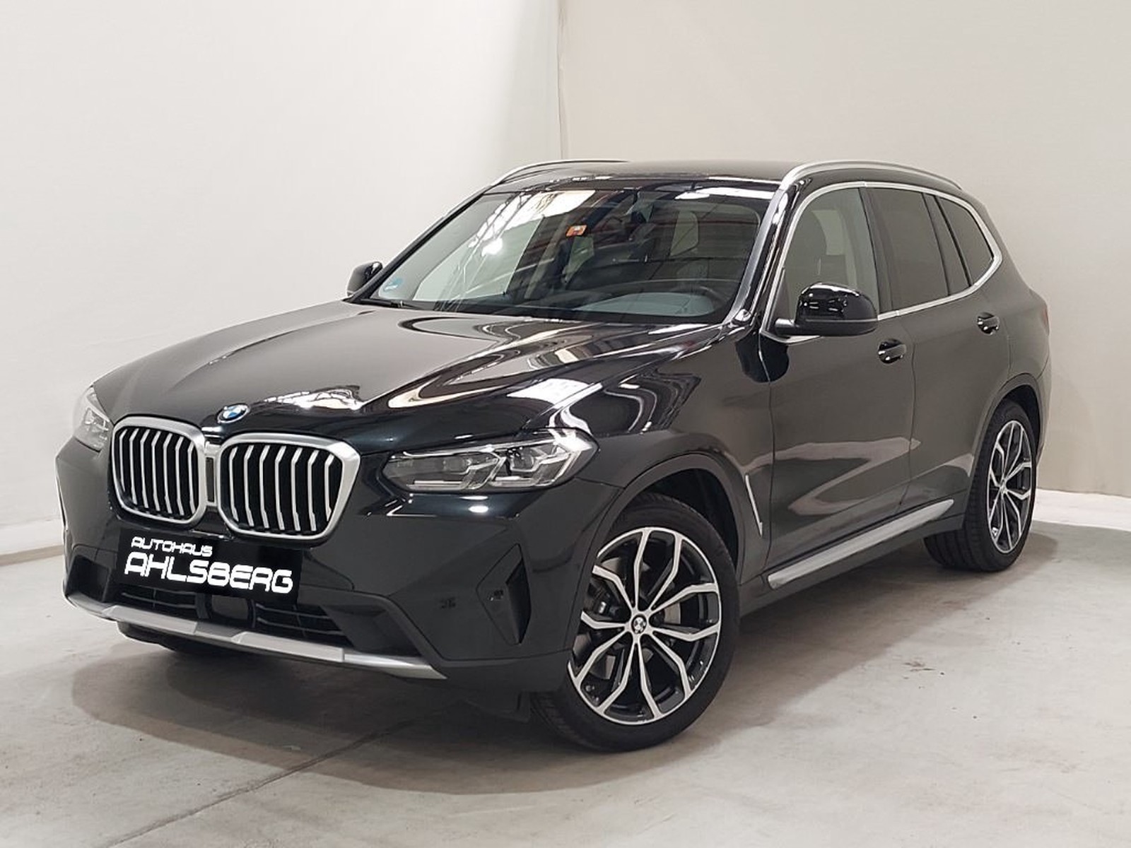 BMW X3 30 XD SPORT/ LIVE/ACC/RFK/H-K/AHK/LEDER/DAB/20"